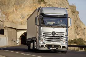 actros gigaspace.jpg