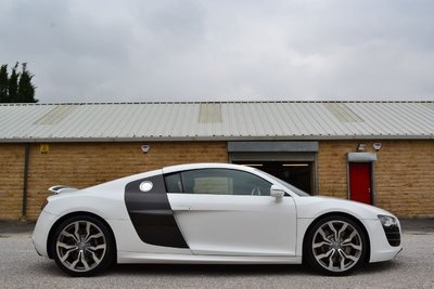 audi-r8-coupe-petrol_7190471.jpg