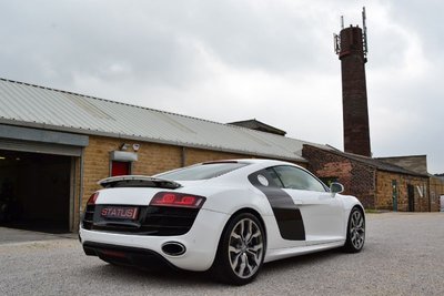 audi-r8-coupe-petrol_7190479.jpg