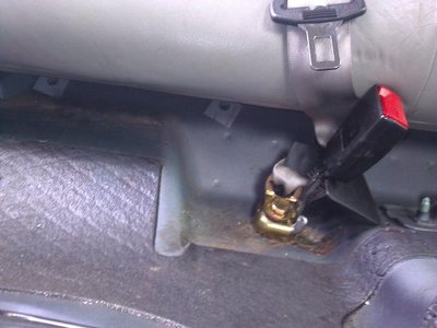 isofix holes 2.jpg