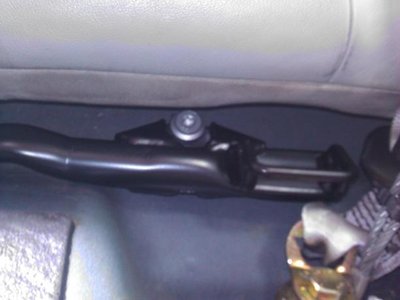 isofix mount and bolt.jpg