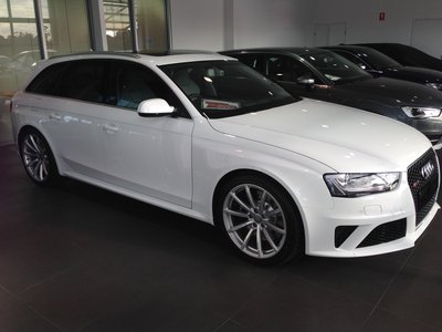 RS4 at dealer Monday 21Jul14.JPG