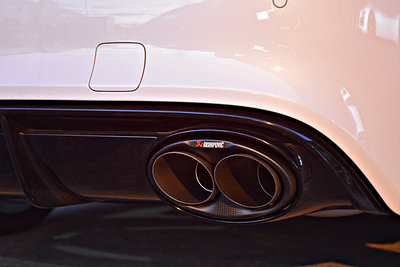 akra_rs7_web_1.jpg