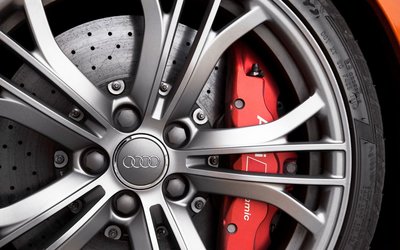 motortrend_audir8_front_brake.jpg