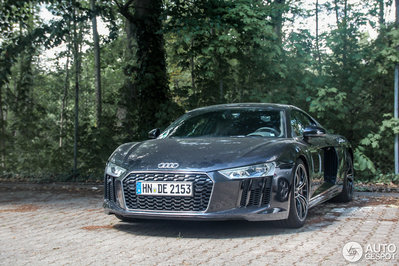 audi-r8-v10-2015-c164629072015191253_1.jpg