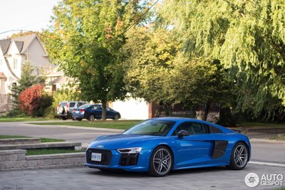 audi-r8-v10-plus-2015-c899012102015214921_1.jpg