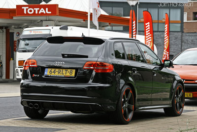 RS3 Black with Red Rims 05.jpeg