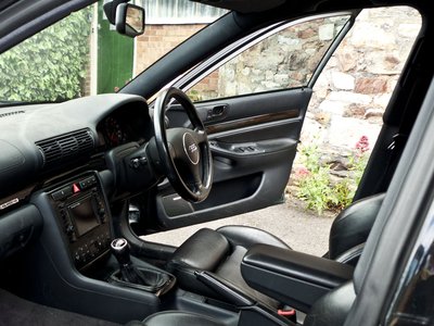 RS4_interior_main.jpg