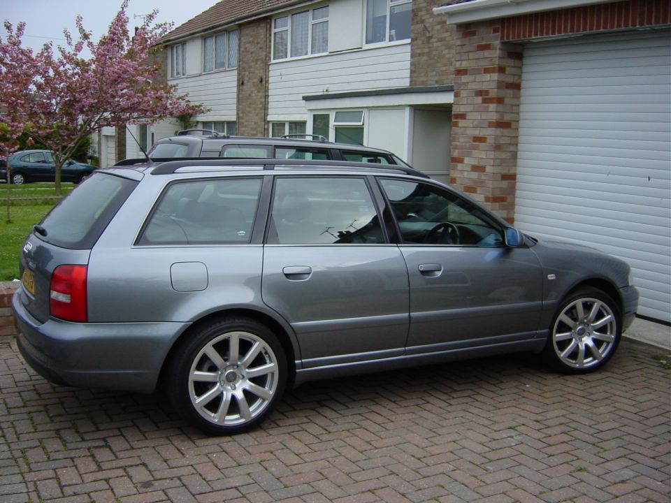 Audi S4 Avant 0506 002.jpg