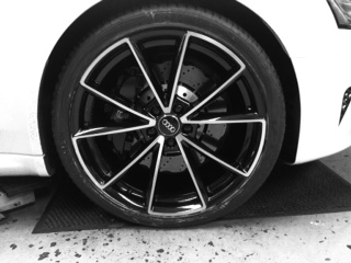 black V Spokes.JPG