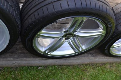 Wheel 1 (small mark on inner rim).jpg