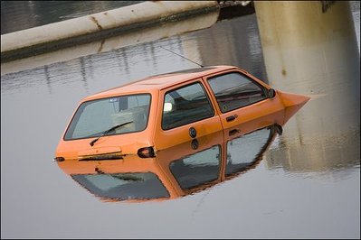 car-underwater.jpg