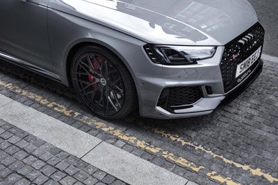 Audi_RS4_Wheel_Detial_1.jpg