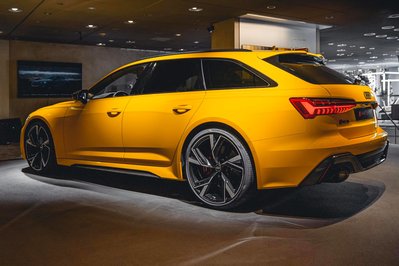 2020-audi-rs6-looks-intense-in-vegas-yellow_2.jpg