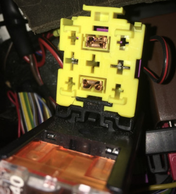 J207-socket.JPG